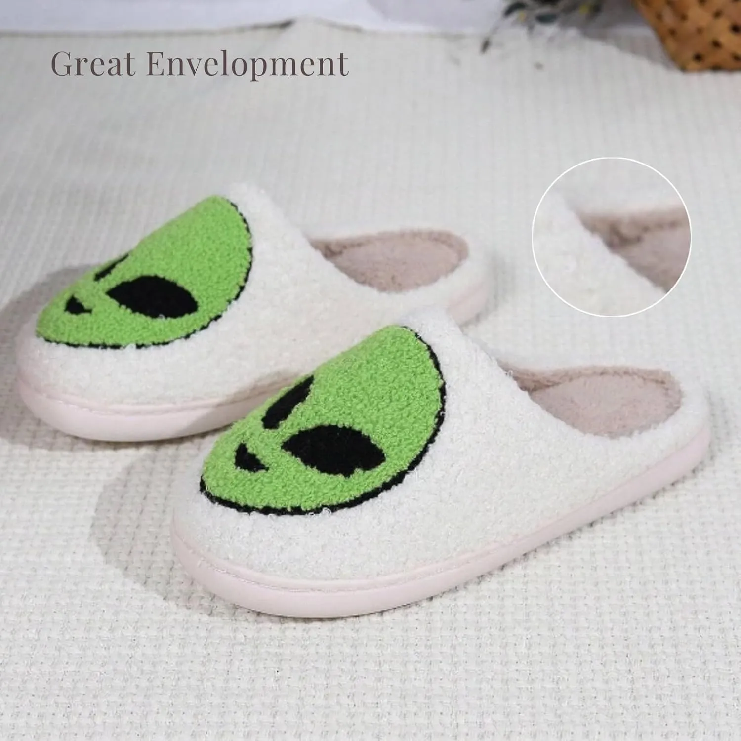 Halloween Slippers Alien Cartoon Pattern Slipper for Women Men Outdoor Indoor Comfy Fuzzy Footwear