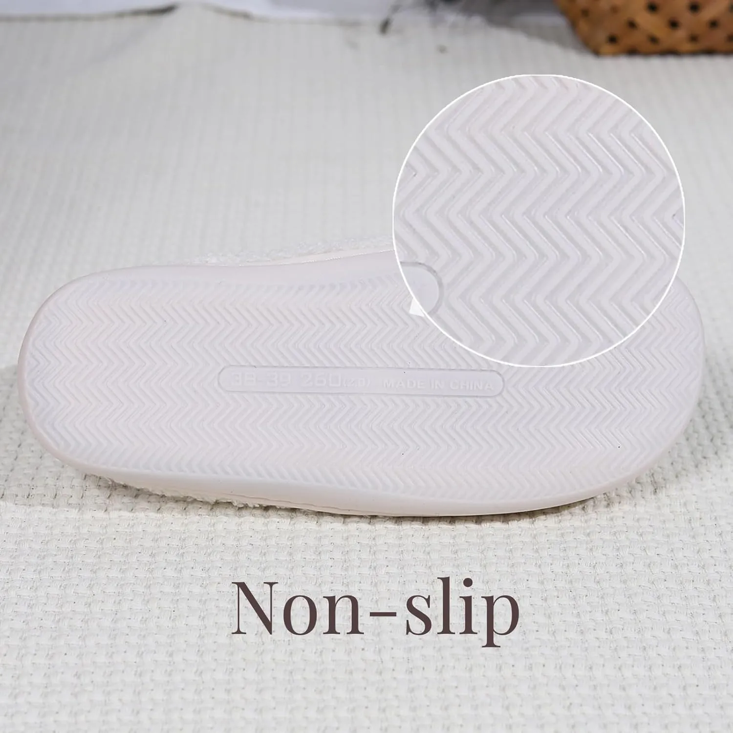 Halloween Slippers Alien Cartoon Pattern Slipper for Women Men Outdoor Indoor Comfy Fuzzy Footwear