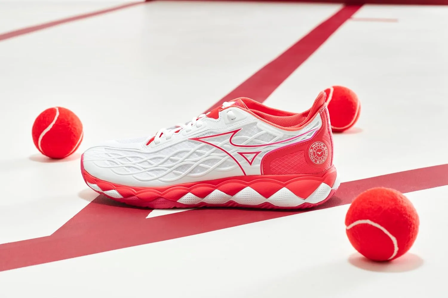 Mizuno women's Wave Enforce Tour Ac Sneaker