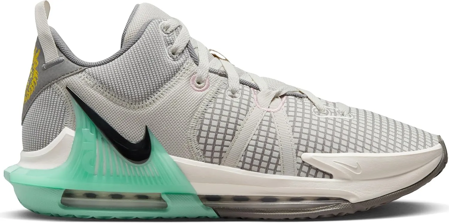 NIKE Men's Sneaker Three Quarters Tall