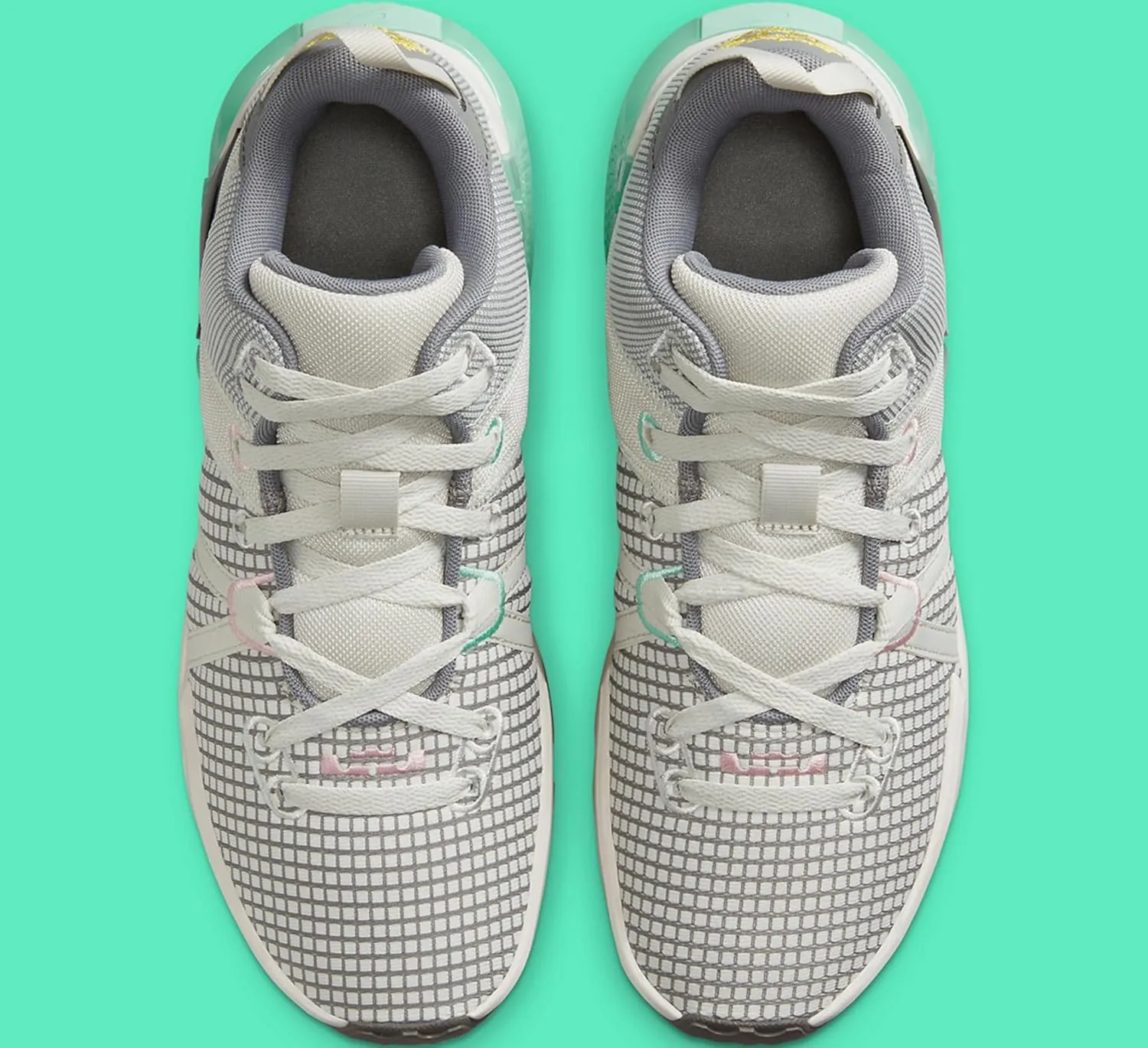 NIKE Men's Sneaker Three Quarters Tall