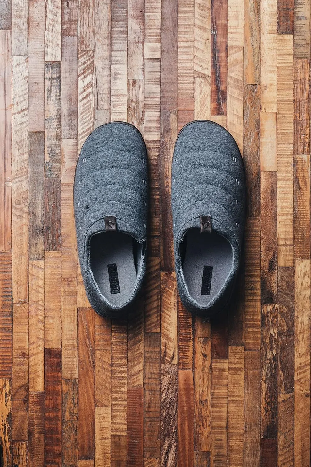 OluKai Mahana Men’s Soft Cotton Slippers, Cotton Blended Jersey & Full-Grain Leather Pull Loop, Comfortable & Breathable Fit