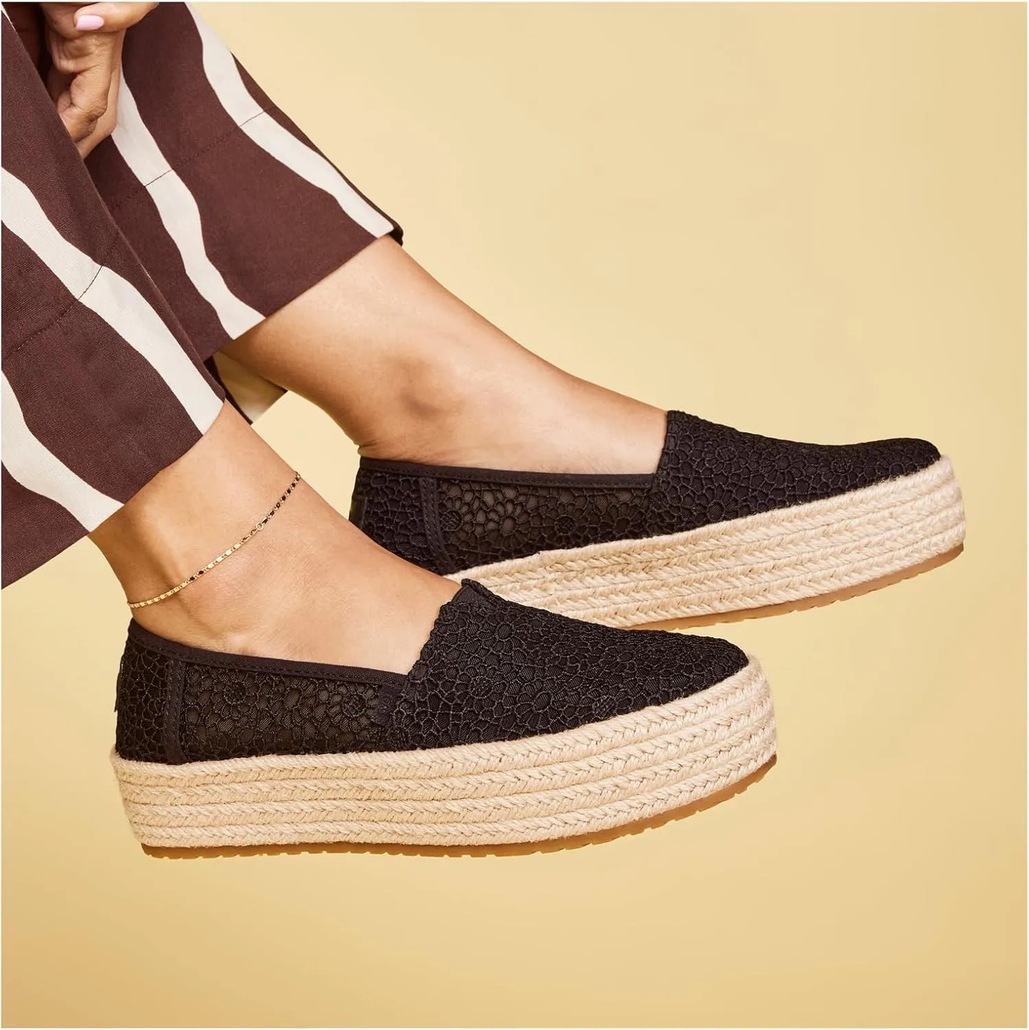 TOMS Womens Valencia Floral Crochet Espadrille Slip On Flats Casual - Black