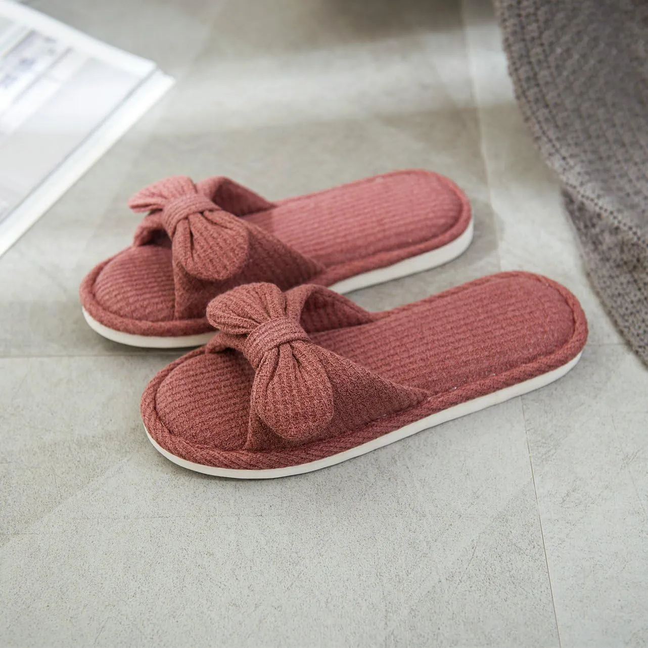 xsby Unisex Cute Soft Sole Indoor Bedroom Slippers Beautiful Comfort Four Season Slipper
